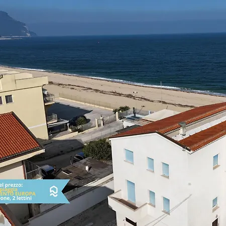 Rs323 - Marcelli, Bilocale Fronte Mare Con Inclusa