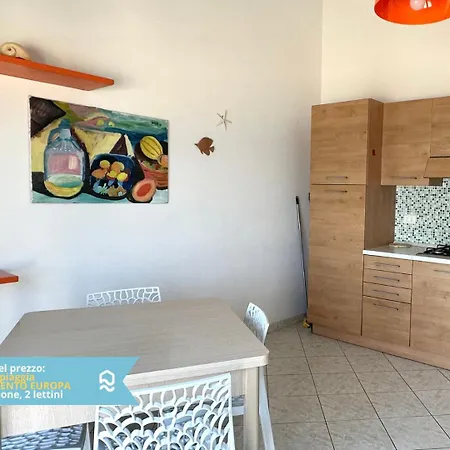 Rs323 - Marcelli, Bilocale Fronte Mare Con Inclusa