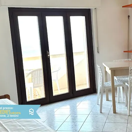 Rs323 - Marcelli, Bilocale Fronte Mare Con Inclusa